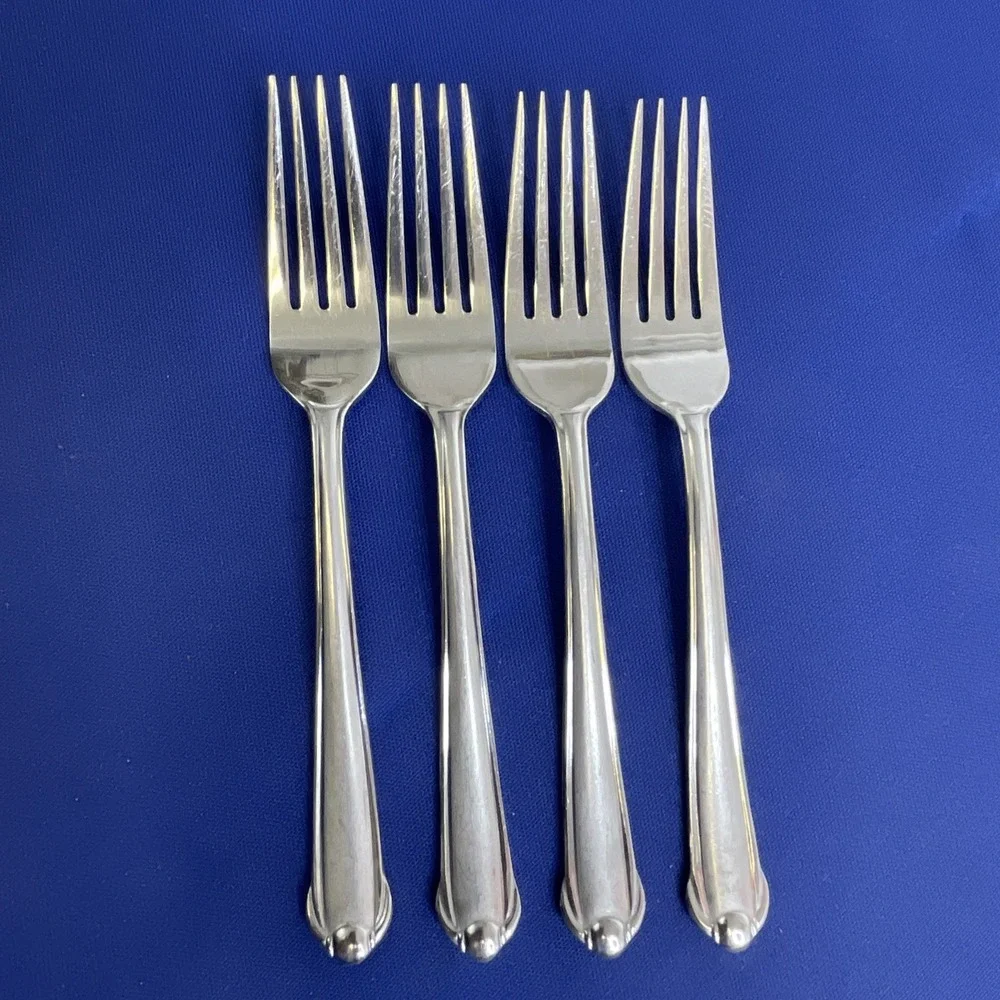 (4) Dinner Forks Mikasa CLASSICO Satin Stainless Flatware 18/0 Indonesia Silver‎